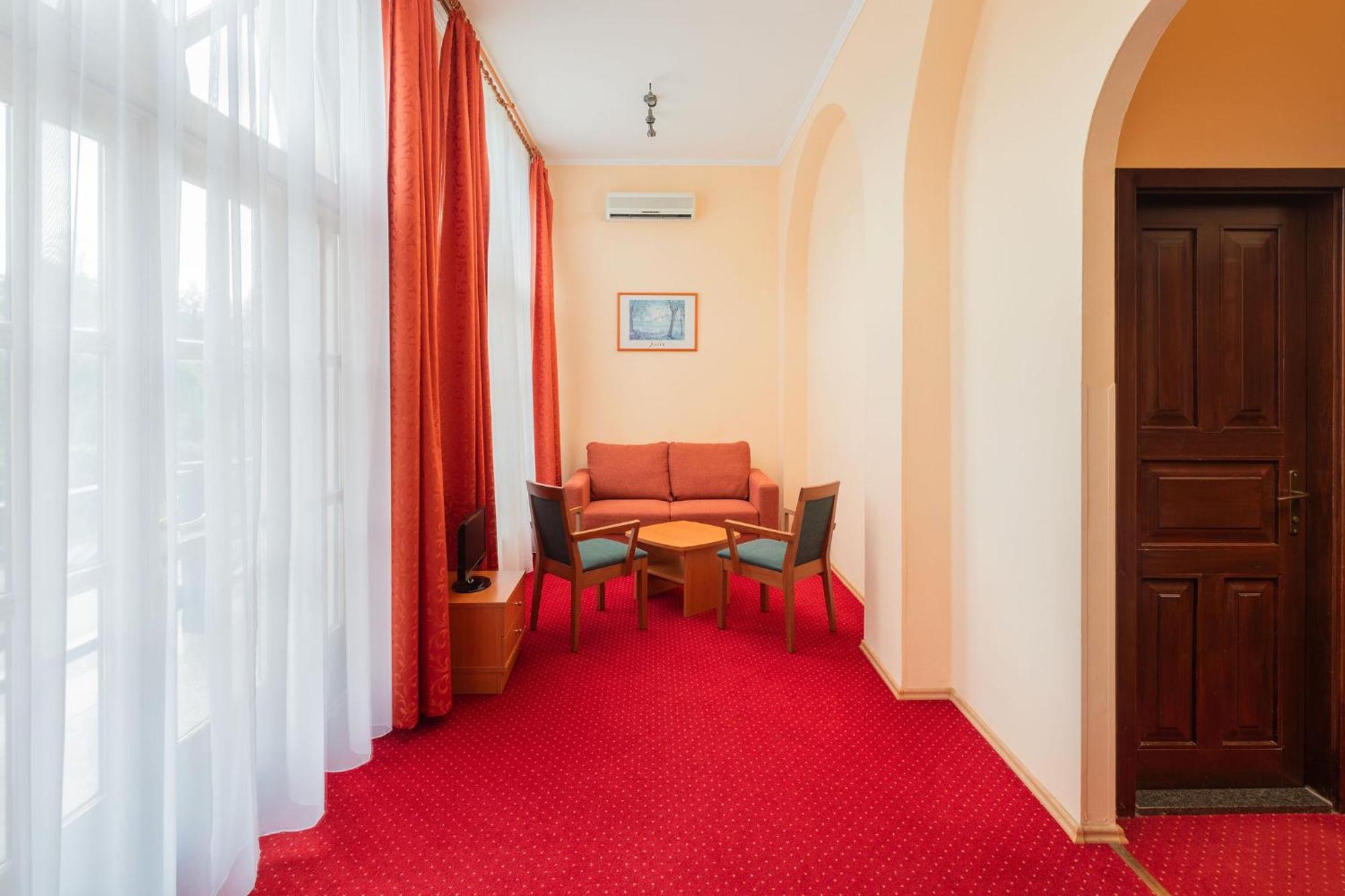 Erzsebet Park Hotel Parád Buitenkant foto