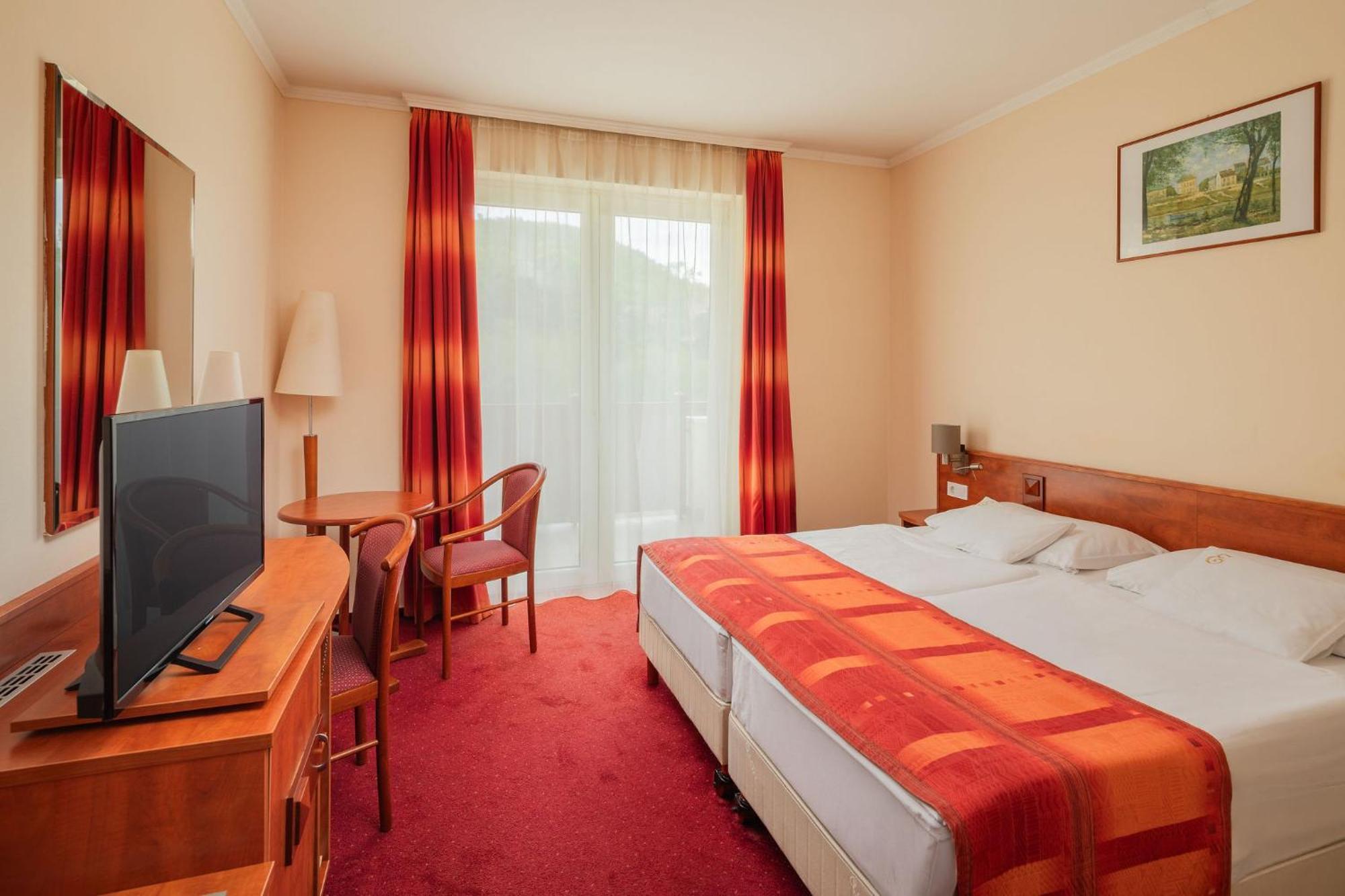 Erzsebet Park Hotel Parád Buitenkant foto