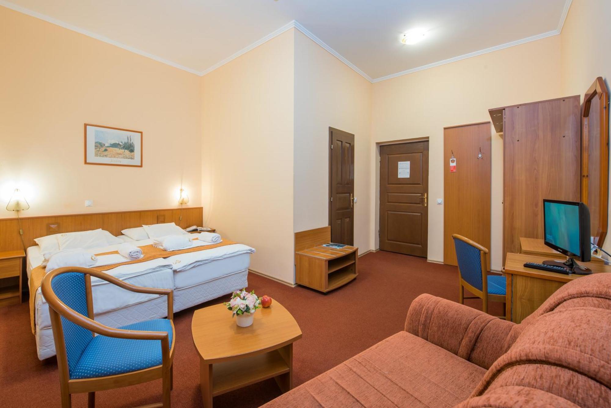 Erzsebet Park Hotel Parád Buitenkant foto